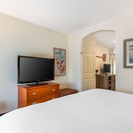 Best Western Plus University Park Inn & Suites Ames Exterior foto