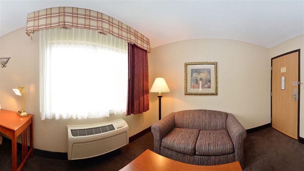 Best Western Plus University Park Inn & Suites Ames Exterior foto