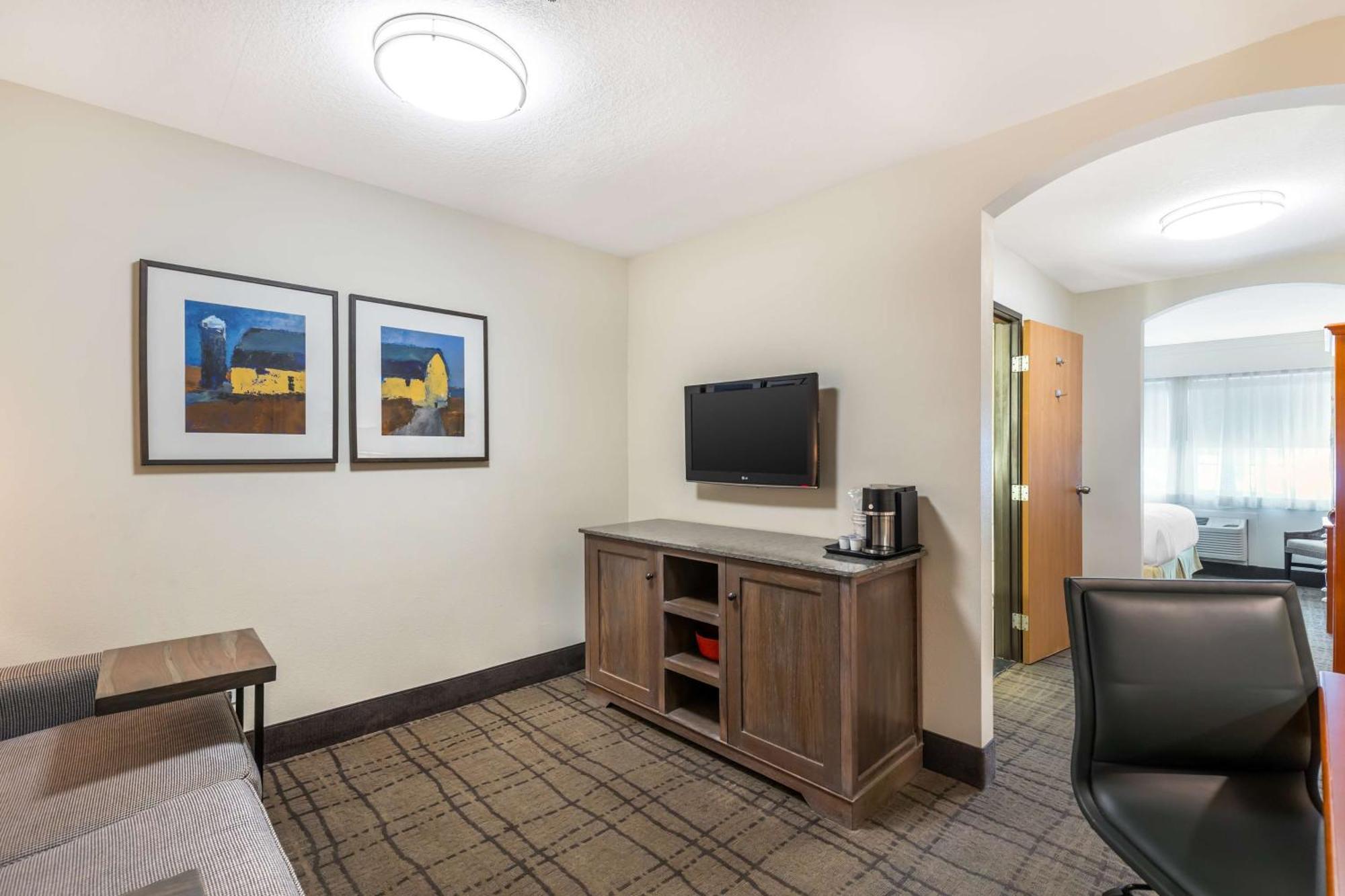 Best Western Plus University Park Inn & Suites Ames Exterior foto