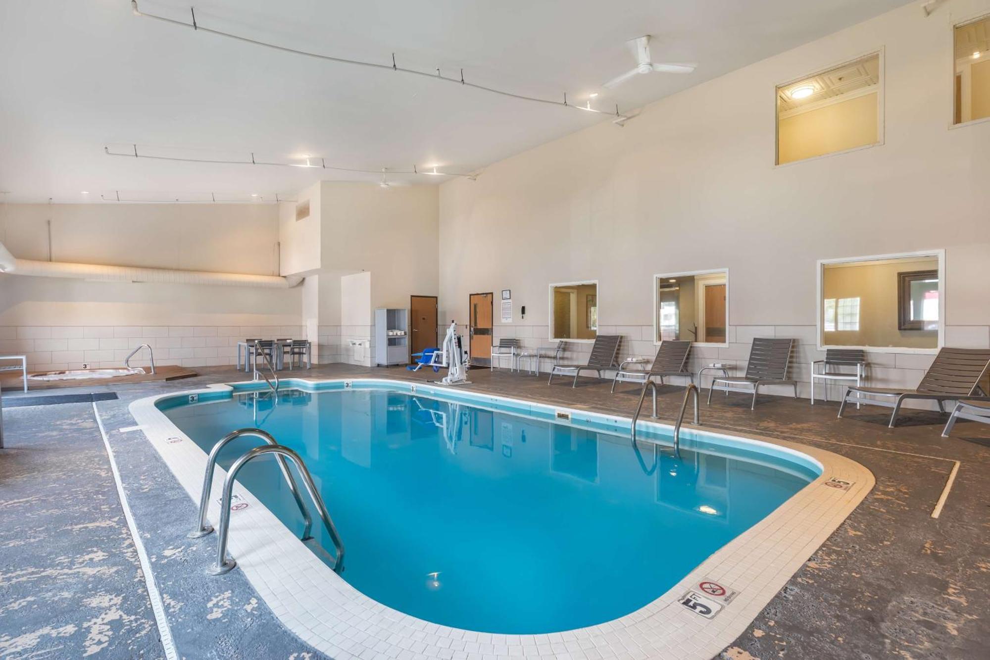 Best Western Plus University Park Inn & Suites Ames Exterior foto