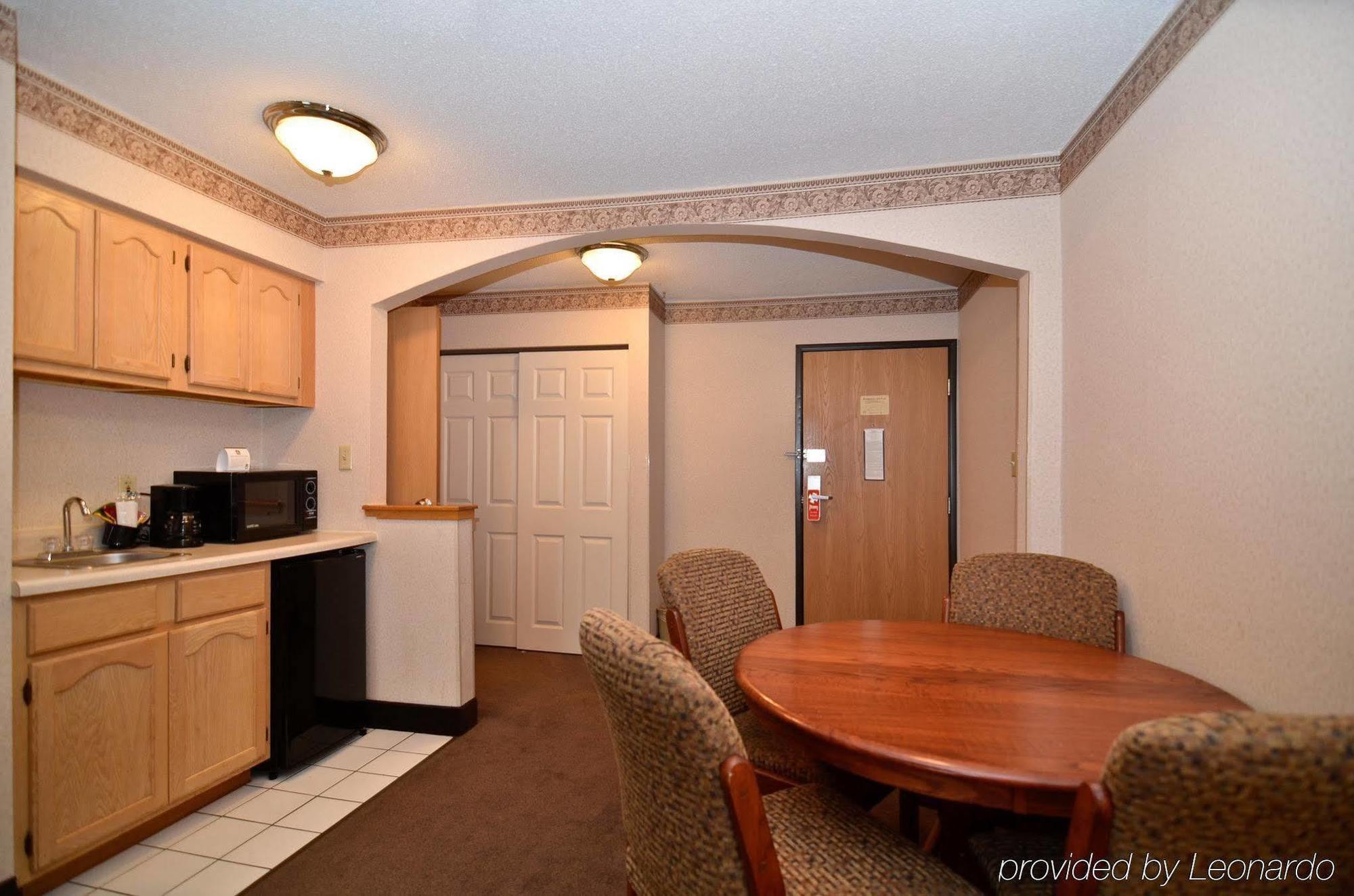 Best Western Plus University Park Inn & Suites Ames Exterior foto