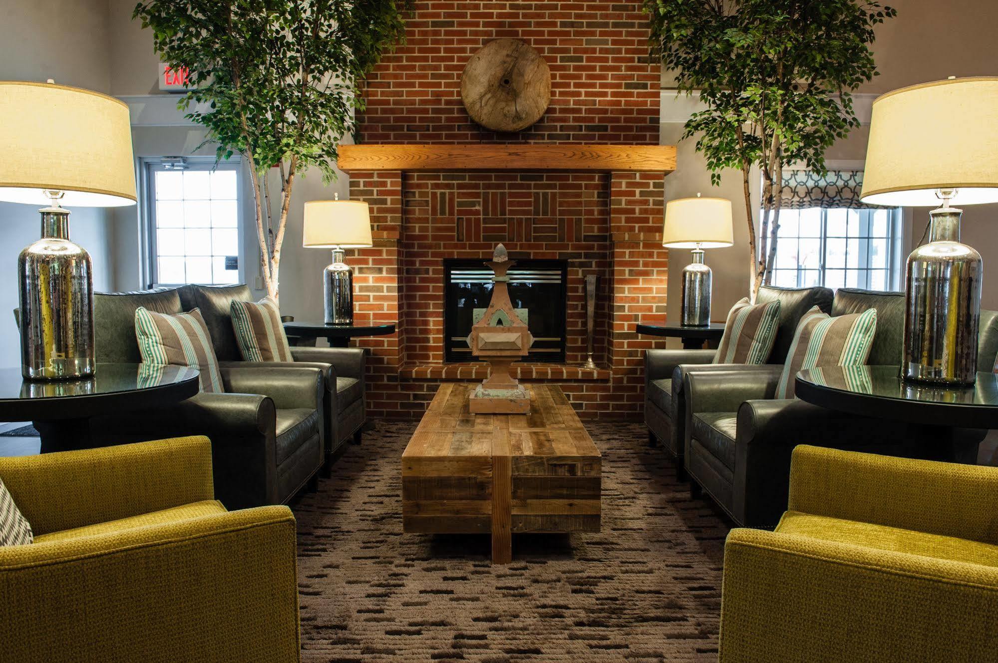 Best Western Plus University Park Inn & Suites Ames Exterior foto