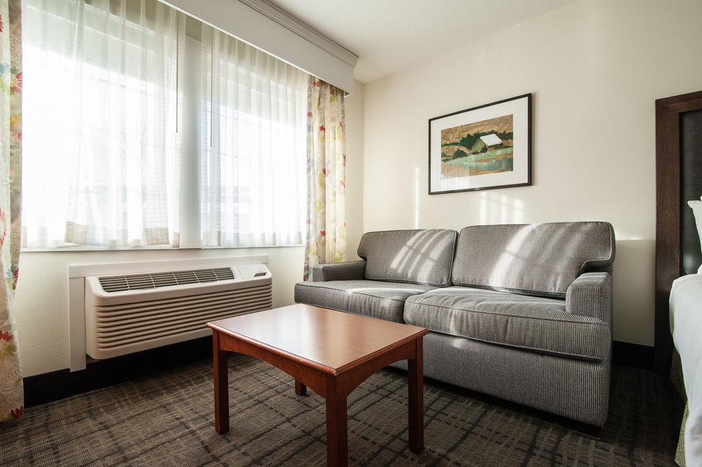 Best Western Plus University Park Inn & Suites Ames Exterior foto